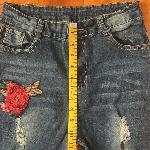 Embroidered Boutique Skinny, Distressed Medium Wash Jeans Size L Whimsigoth - Picture 8 of 9